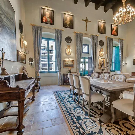 A Luxurious Palazzo In Valetta With Private Pool By 360 Estates *