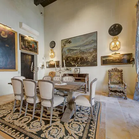 A Luxurious Palazzo In Valetta With Private Pool By 360 Estates Вилла Валетта