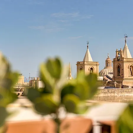 A Luxurious Palazzo In Valetta With Private Pool By 360 Estates *