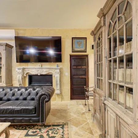 A Luxurious Palazzo In Valetta With Private Pool By 360 Estates * Валетта
