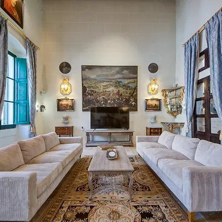 A Luxurious Palazzo In Valetta With Private Pool By 360 Estates