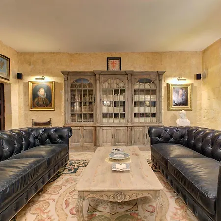 A Luxurious Palazzo In Valetta With Private Pool By 360 Estates Вилла