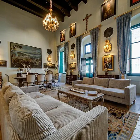 A Luxurious Palazzo In Valetta With Private Pool By 360 Estates