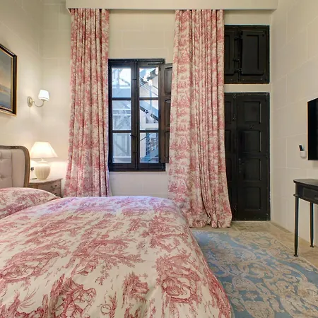 A Luxurious Palazzo In Valetta With Private Pool By 360 Estates Вилла