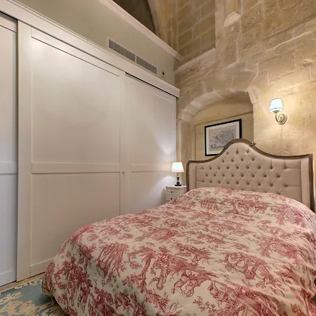 A Luxurious Palazzo In Valetta With Private Pool By 360 Estates Вилла Валетта