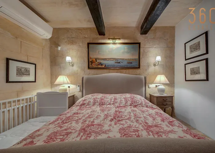 Villa A Luxurious Palazzo In Valetta With Private Pool By 360 Estates *