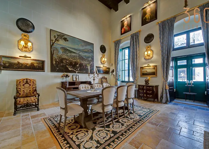 Villa A Luxurious Palazzo In Valetta With Private Pool By 360 Estates