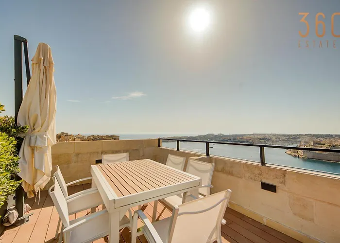 Villa A Luxurious Palazzo In Valetta With Private Pool By 360 Estates