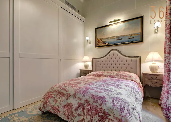 Villa A Luxurious Palazzo In Valetta With Private Pool By 360 Estates Valeta
