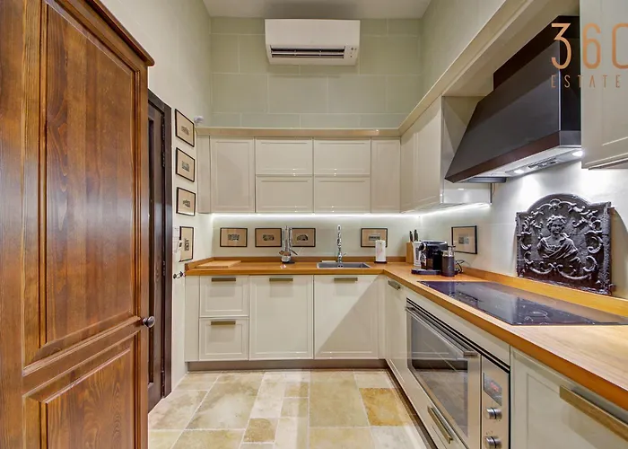 A Luxurious Palazzo In Valetta With Private Pool By 360 Estates Valeta