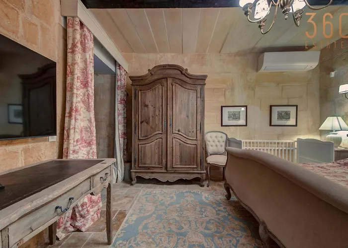 A Luxurious Palazzo In Valetta With Private Pool By 360 Estates Villa *