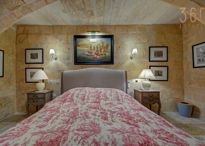 A Luxurious Palazzo In Valetta With Private Pool By 360 Estates Villa *