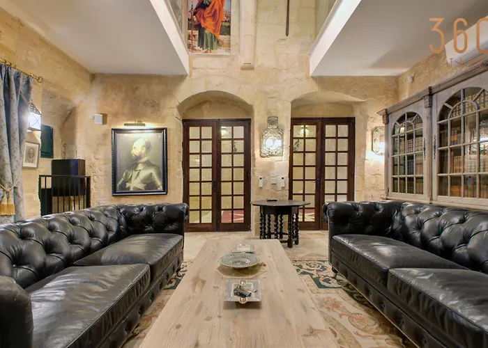 A Luxurious Palazzo In Valetta With Private Pool By 360 Estates Villa