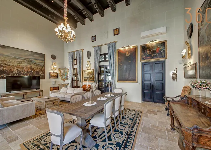Villa A Luxurious Palazzo In Valetta With Private Pool By 360 Estates