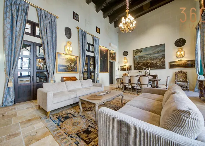A Luxurious Palazzo In Valetta With Private Pool By 360 Estates Villa *