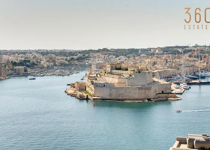 A Luxurious Palazzo In Valetta With Private Pool By 360 Estates Villa Valeta