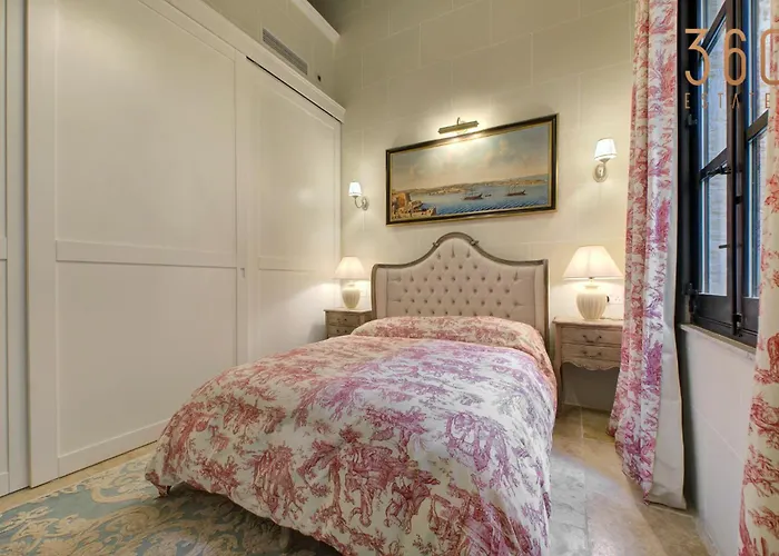 Villa A Luxurious Palazzo In Valetta With Private Pool By 360 Estates
