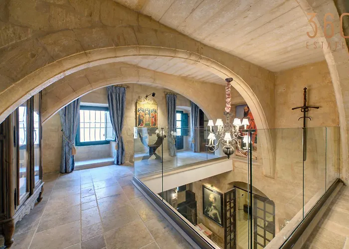 Villa A Luxurious Palazzo In Valetta With Private Pool By 360 Estates Valeta