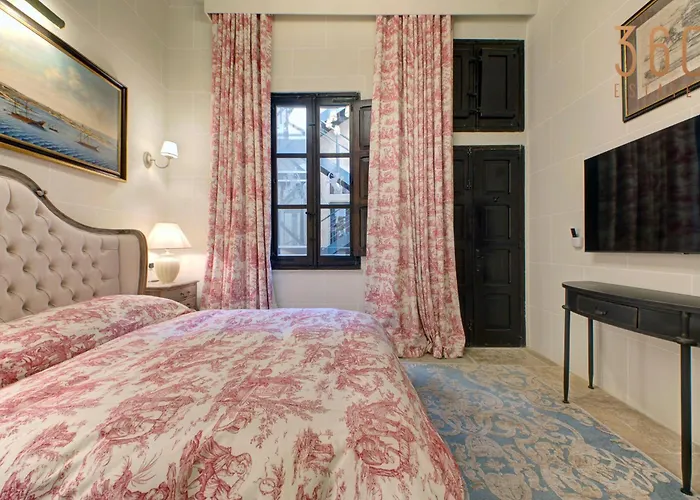 A Luxurious Palazzo In Valetta With Private Pool By 360 Estates Villa