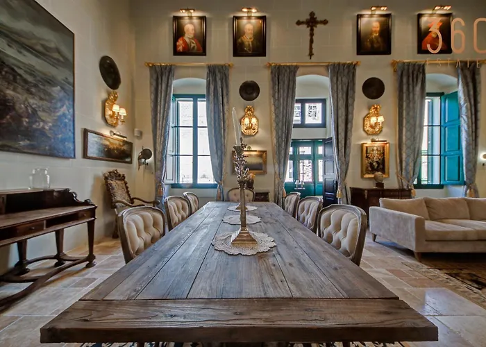 A Luxurious Palazzo In Valetta With Private Pool By 360 Estates Villa Valeta