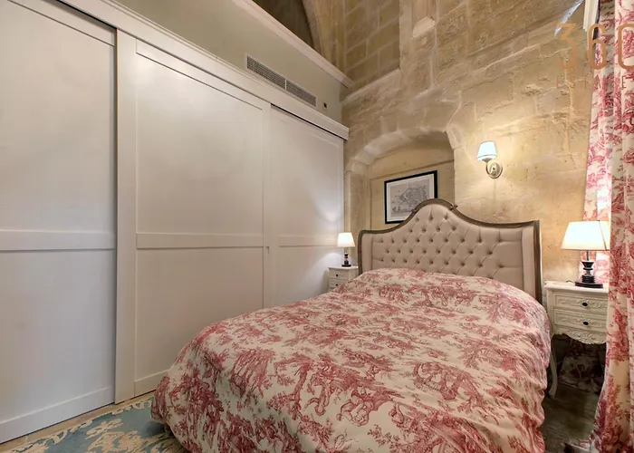 A Luxurious Palazzo In Valetta With Private Pool By 360 Estates Villa Valeta