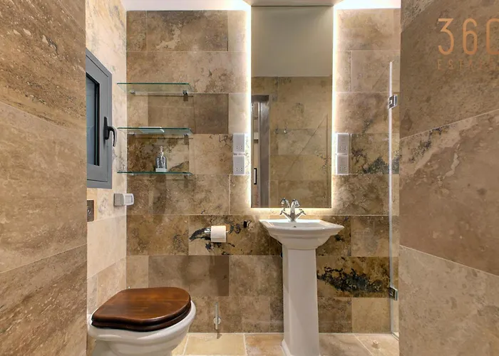 A Luxurious Palazzo In Valetta With Private Pool By 360 Estates