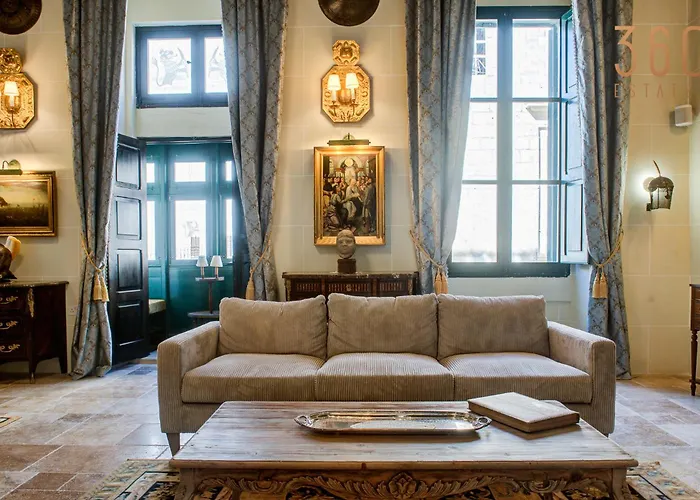 Villa A Luxurious Palazzo In Valetta With Private Pool By 360 Estates