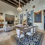 A Luxurious Palazzo In Valetta With Private Pool By 360 Estates La Valette