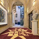 A Luxurious Palazzo In Valetta With Private Pool By 360 Estates La Valette