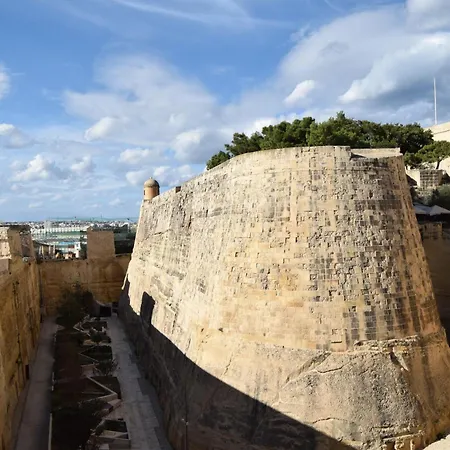 A Luxurious Palazzo In Valetta With Private Pool By 360 Estates Villa *