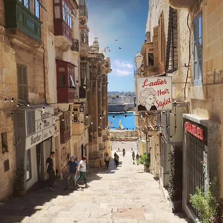 A Luxurious Palazzo In Valetta With Private Pool By 360 Estates