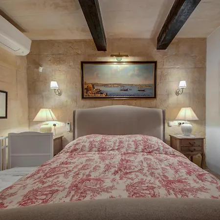 Villa A Luxurious Palazzo In Valetta With Private Pool By 360 Estates *