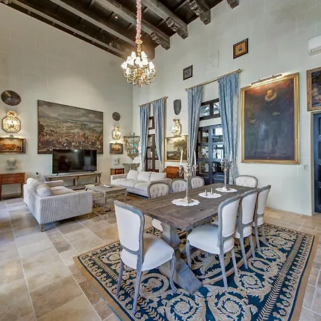 A Luxurious Palazzo In Valetta With Private Pool By 360 Estates Valeta