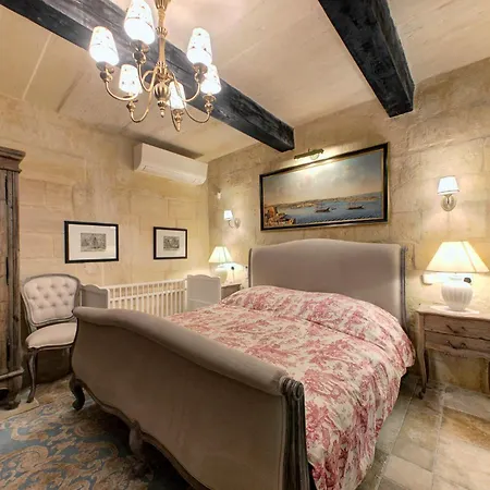 A Luxurious Palazzo In Valetta With Private Pool By 360 Estates