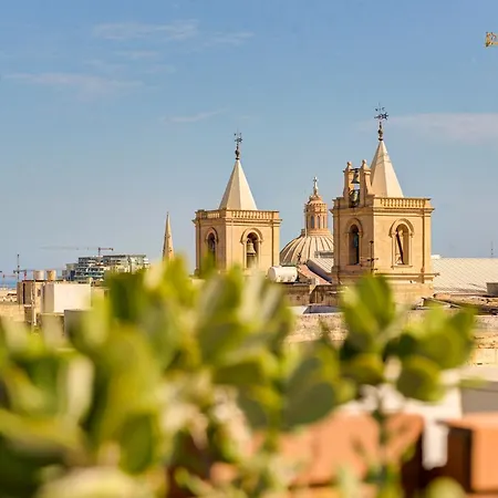 A Luxurious Palazzo In Valetta With Private Pool By 360 Estates