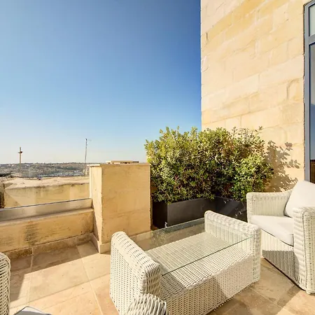 A Luxurious Palazzo In Valetta With Private Pool By 360 Estates Villa