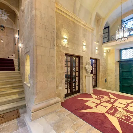 Villa A Luxurious Palazzo In Valetta With Private Pool By 360 Estates
