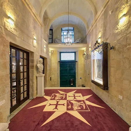 A Luxurious Palazzo In Valetta With Private Pool By 360 Estates Villa *