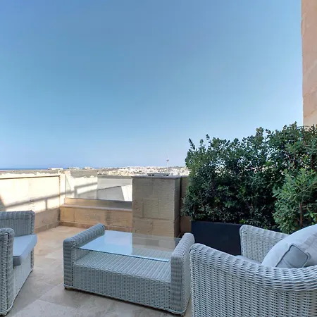 A Luxurious Palazzo In Valetta With Private Pool By 360 Estates Villa Valletta