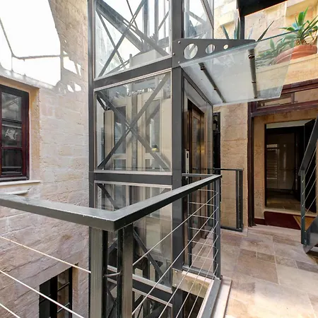 A Luxurious Palazzo In Valetta With Private Pool By 360 Estates Villa