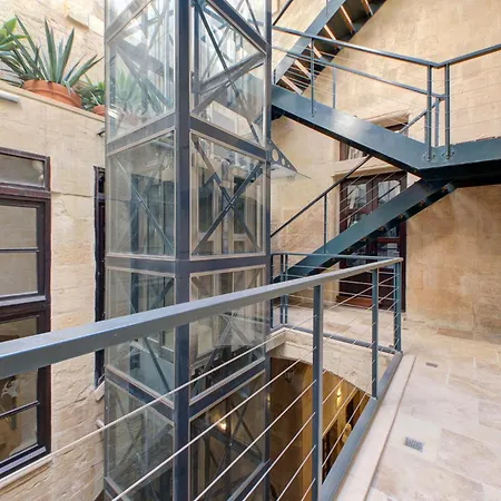 Villa A Luxurious Palazzo In Valetta With Private Pool By 360 Estates