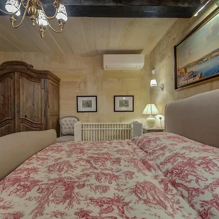 Villa A Luxurious Palazzo In Valetta With Private Pool By 360 Estates *