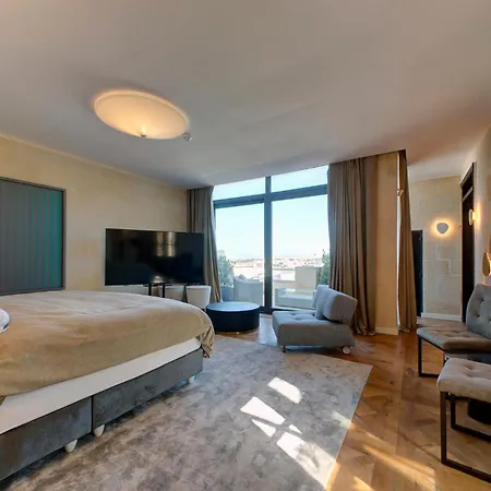 Villa A Luxurious Palazzo In Valetta With Private Pool By 360 Estates