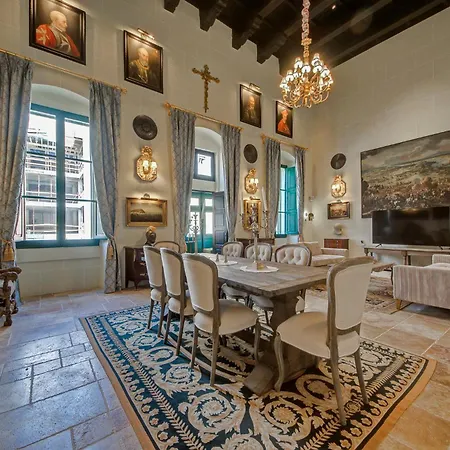 A Luxurious Palazzo In Valetta With Private Pool By 360 Estates Villa Valletta