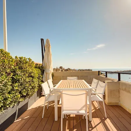 A Luxurious Palazzo In Valetta With Private Pool By 360 Estates Valletta