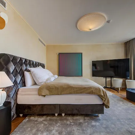 A Luxurious Palazzo In Valetta With Private Pool By 360 Estates Villa *