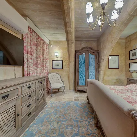 A Luxurious Palazzo In Valetta With Private Pool By 360 Estates * Valletta