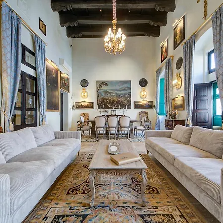 A Luxurious Palazzo In Valetta With Private Pool By 360 Estates Вилла