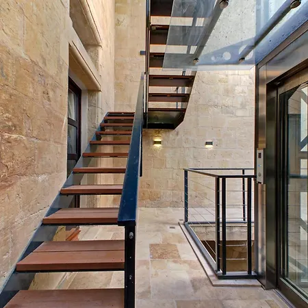 A Luxurious Palazzo In Valetta With Private Pool By 360 Estates Вилла
