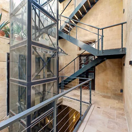 Вилла A Luxurious Palazzo In Valetta With Private Pool By 360 Estates *